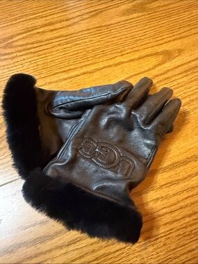 UGG Black Leather Gloves with Fur Cuff